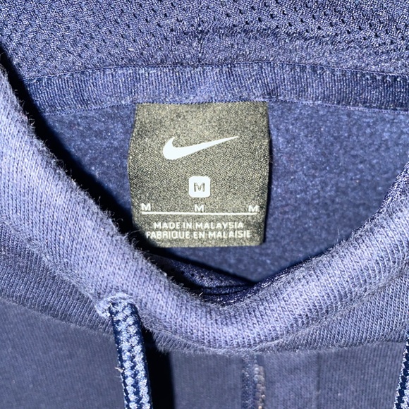 UNC Sweatshirt - Picture 3 of 3